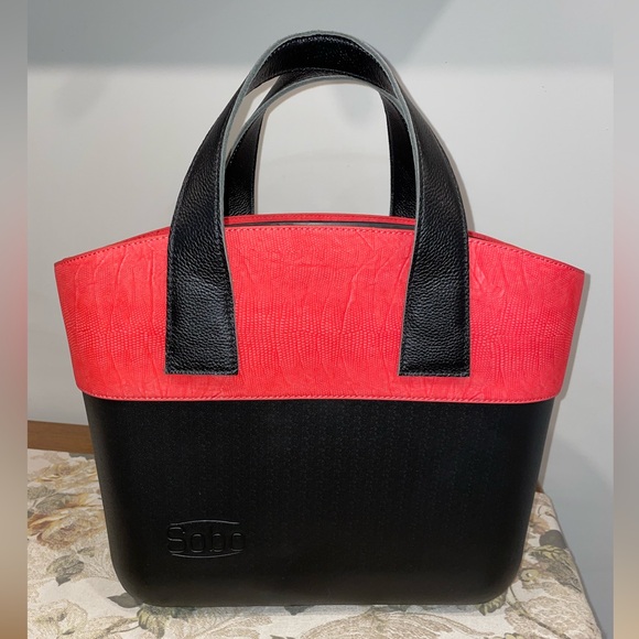 NWOT Sobo Waterproof, Portable, Durable Tote - Picture 1 of 4